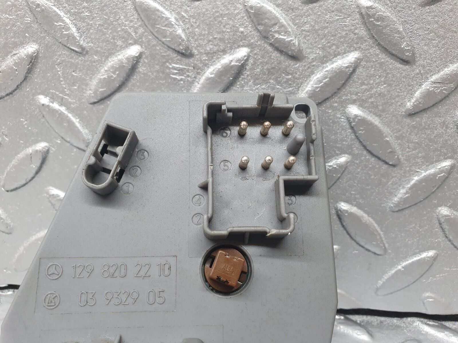 42474 Mercedes-Benz R129 320SL Coupe Front Right Seat Adjust Switch 1298202210