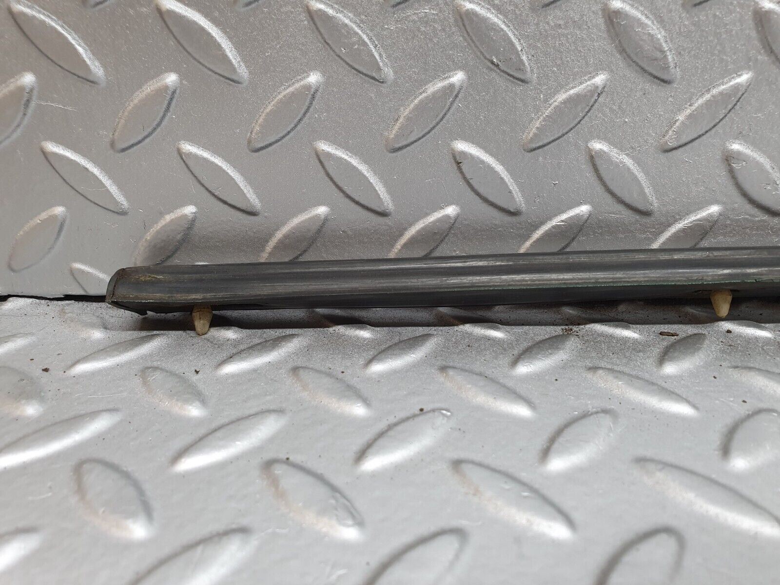 43462 Mercedes-Benz W108 280SE Rear Left Fender Wing Centre Moulding Trim