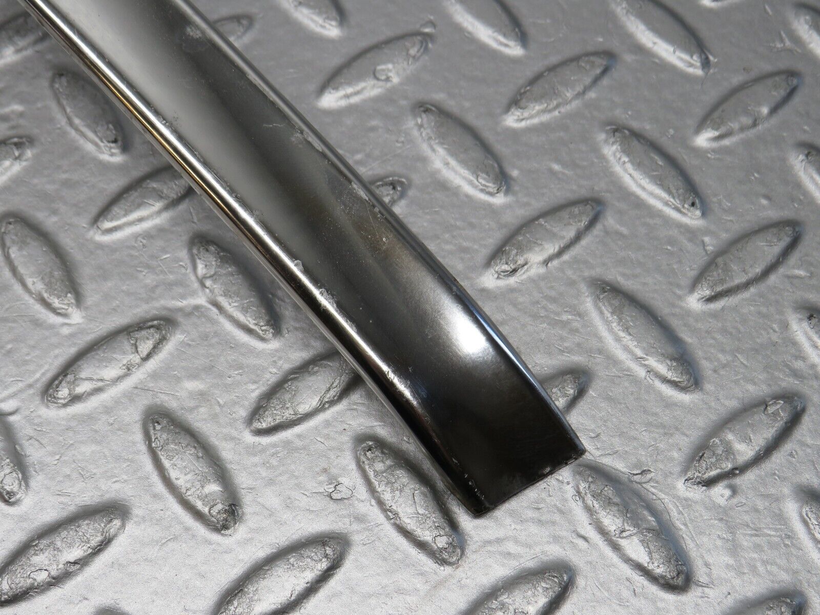 39854 Mercedes-Benz R107 350SL Hardtop Roof Chrome Left Side