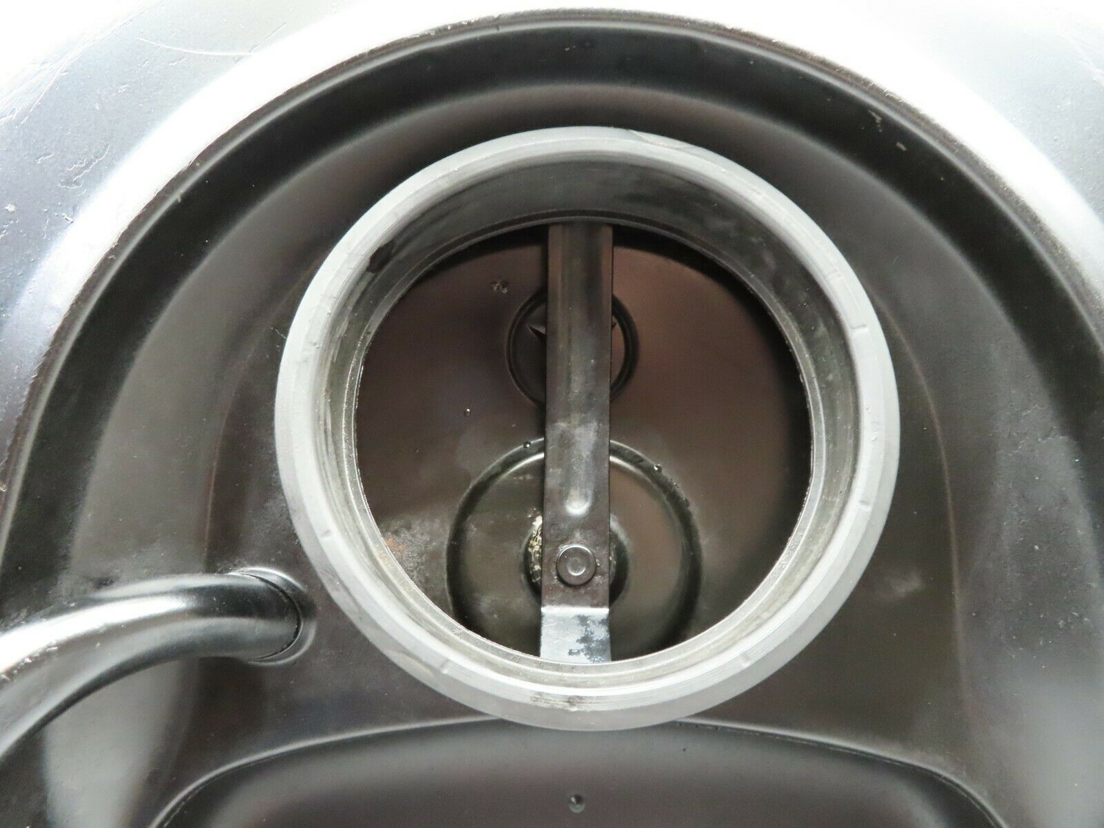 5188 Mercedes-Benz R107 350SL Air Filter Housing 4517485106