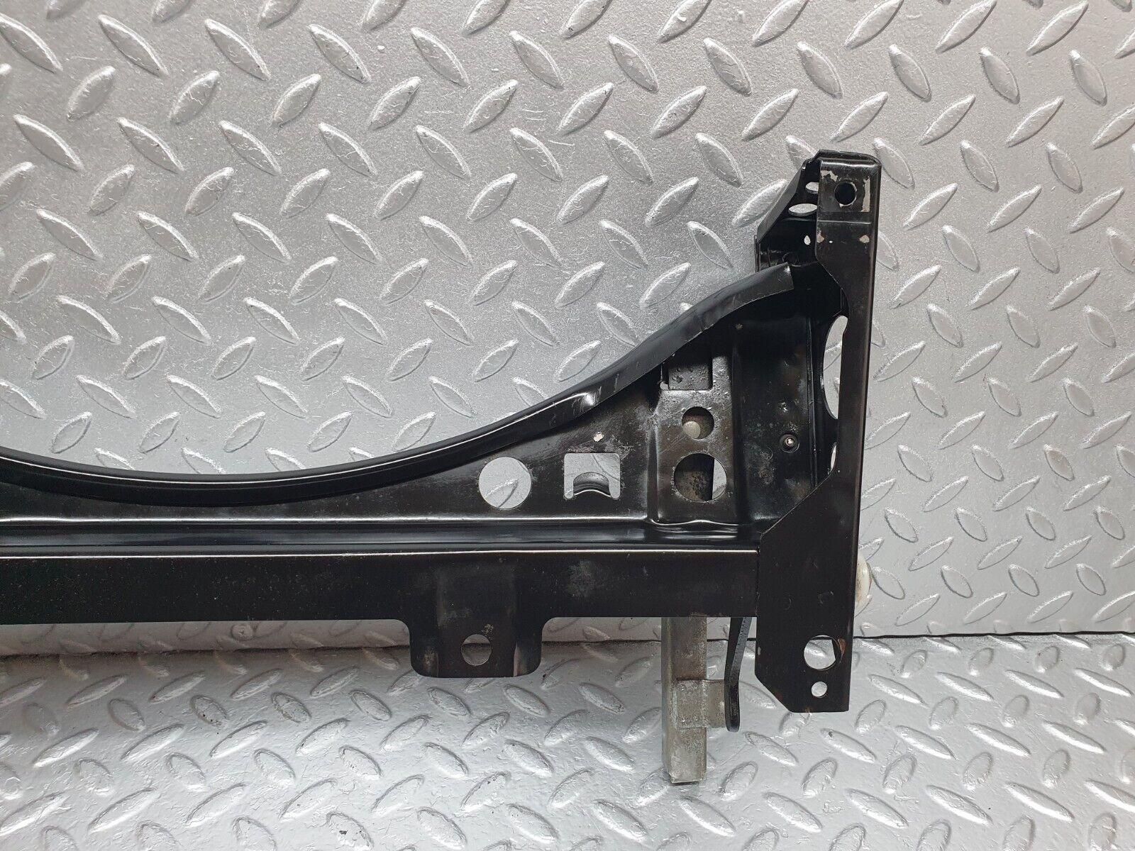 43948 Mercedes-Benz C123 230CE Coupe Front Right Seat Sliding Mechanism