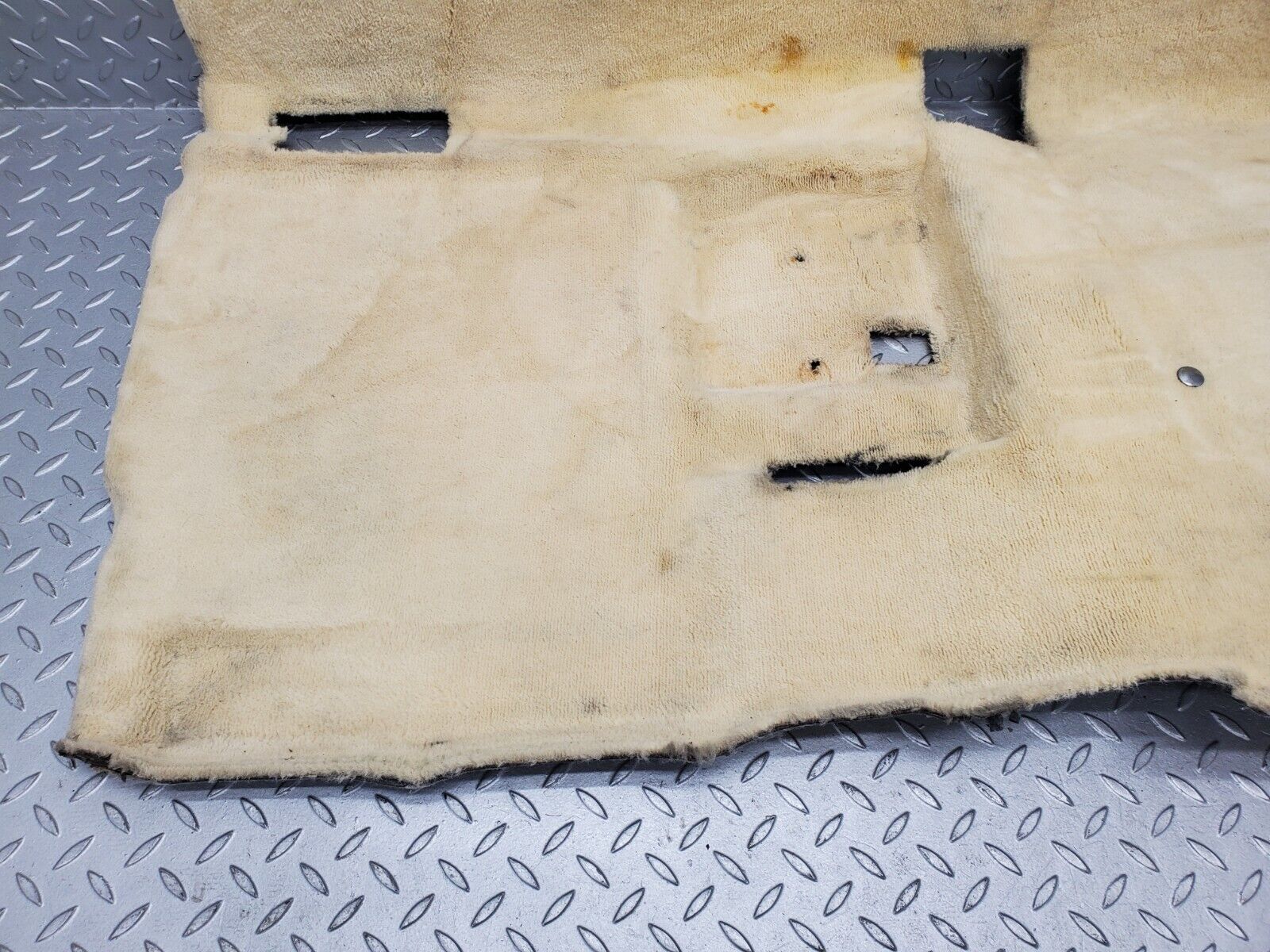 46984 Mercedes-Benz R129 320SL Coupe Front Right Floor Carpet Beige 1296801440