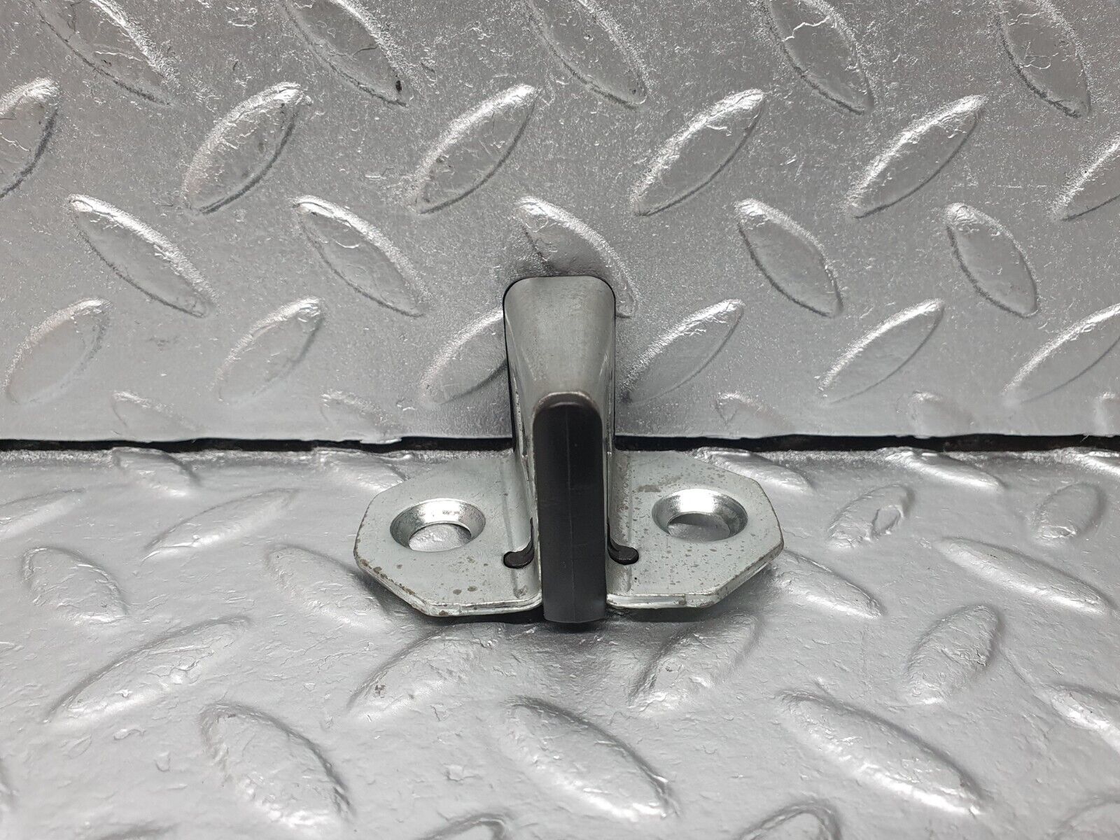 41951 Mercedes-Benz W202 C200 Door Lock Latch