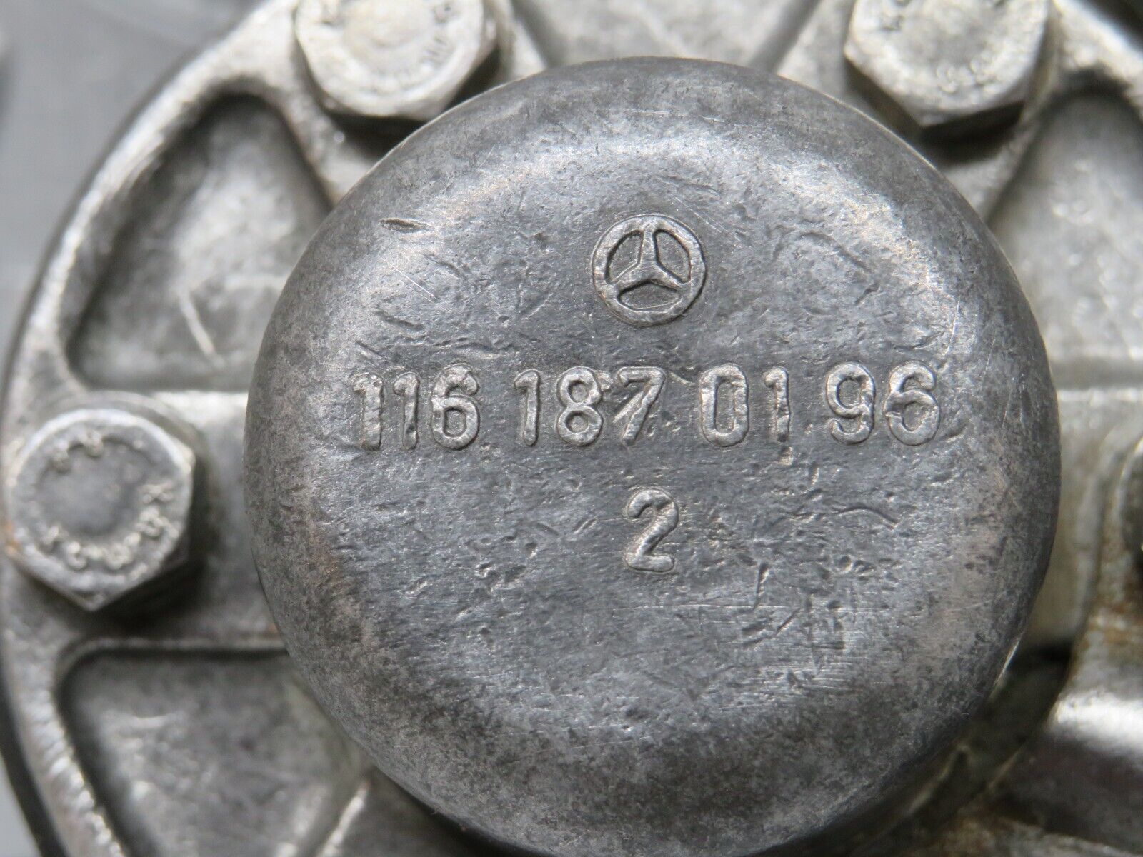 32788 Mercedes-Benz C107 R107 350 V8 Oil Pressure Damper 1161870194 1161870196