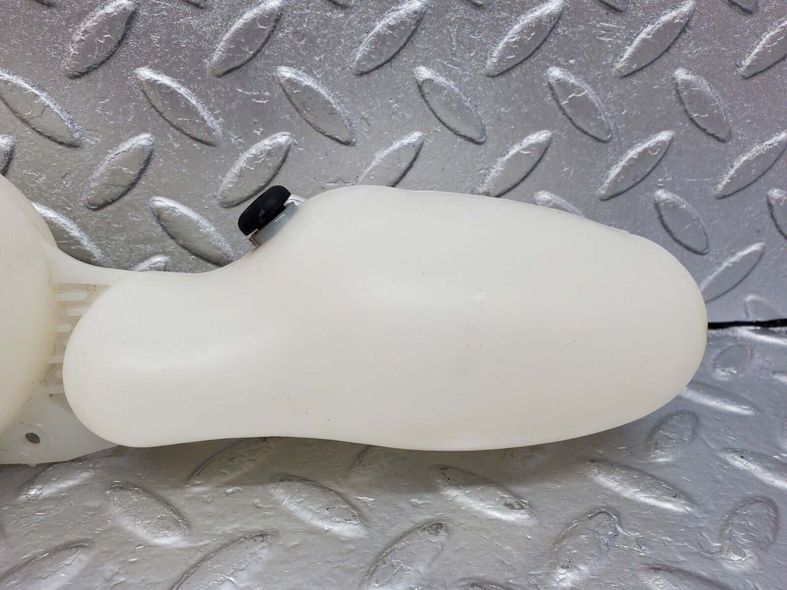 45737 Mercedes-Benz W126 420SE Vacuum Reservoir Tank