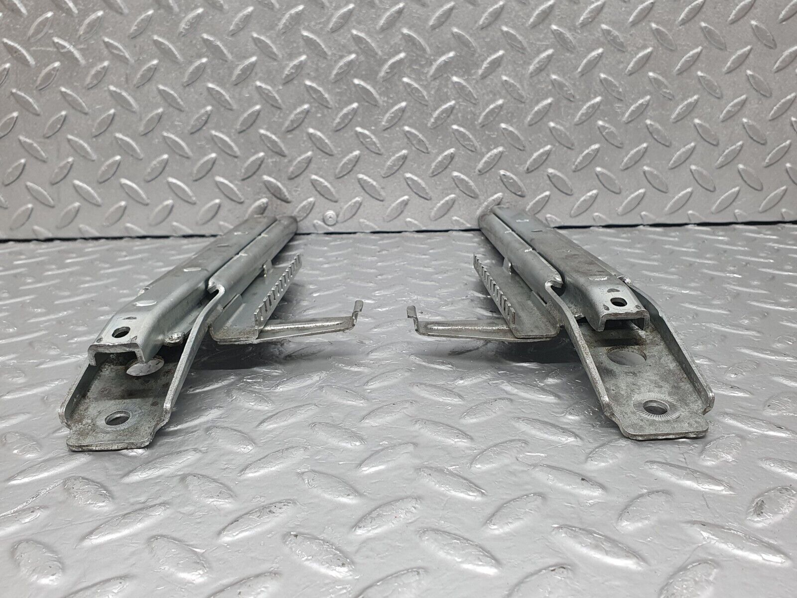 44180 Mercedes-Benz C123 230CE Coupe Front Right Seat Rail Pair