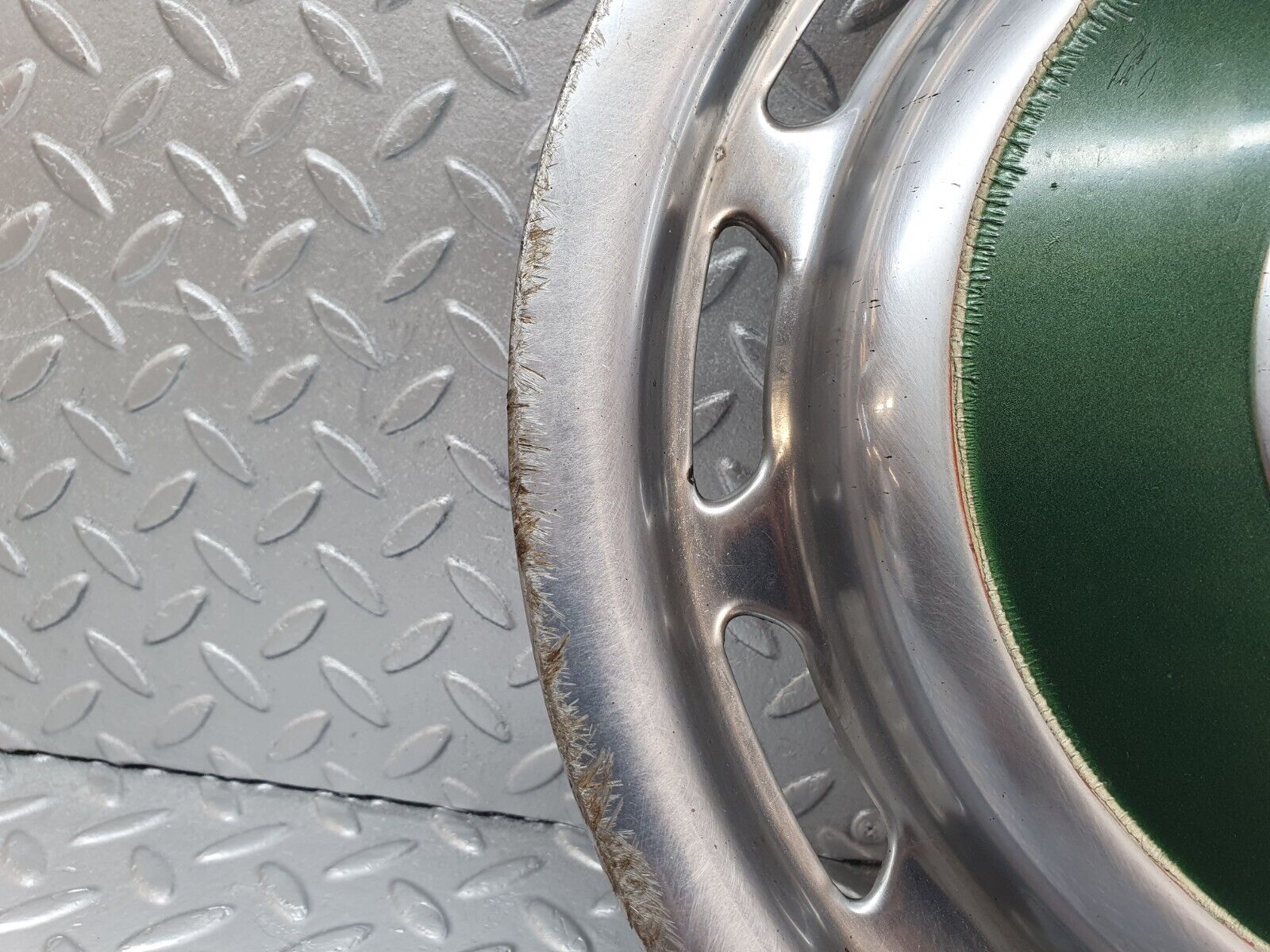 43231 Mercedes-Benz W108 280SE Wheel Hub Cap 14''