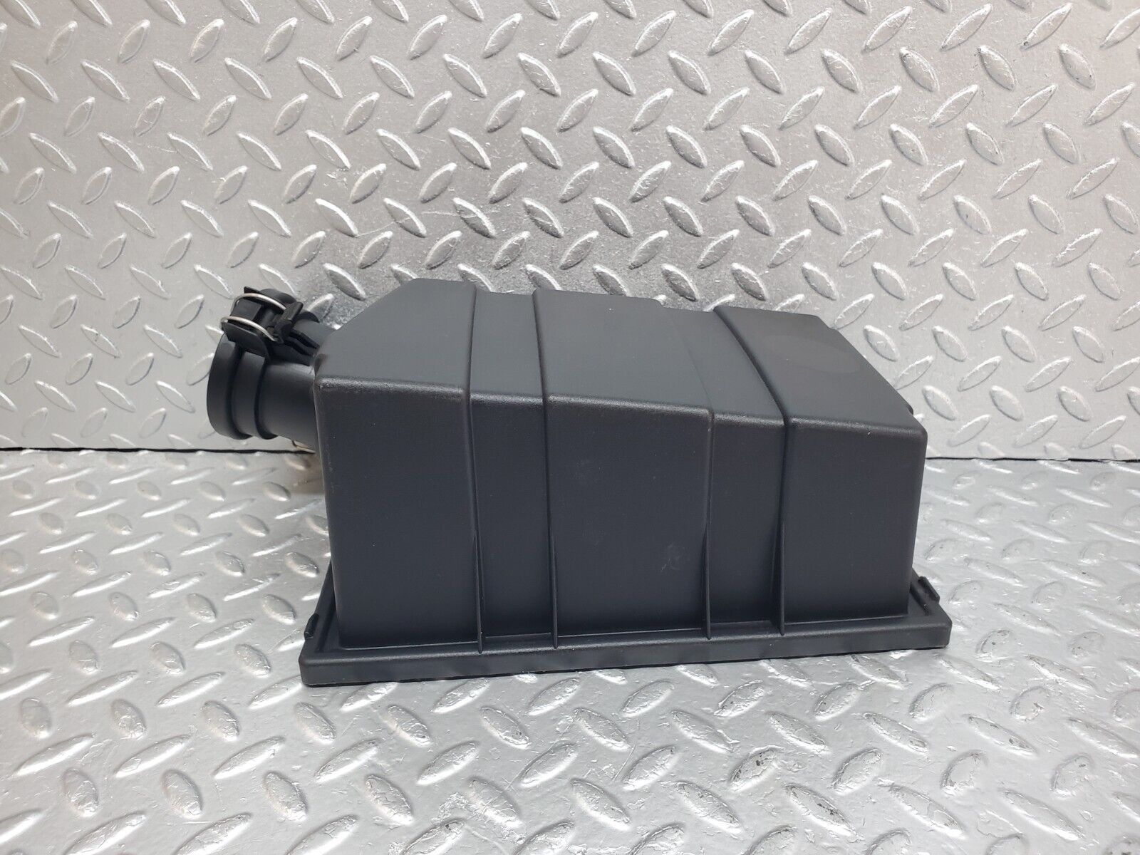 44766 Mercedes-Benz W124 220E Air Filter Box Housing Lid