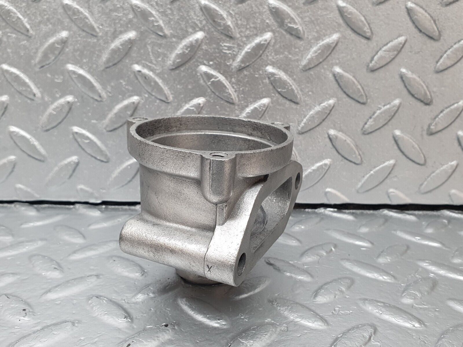 42827 Mercedes-Benz W201 190 2.0L Thermostat Housing 1022030373