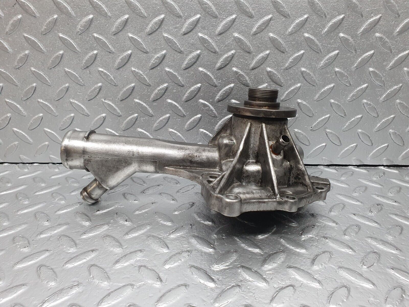 41935 Mercedes-Benz W202 C200 Water Pump