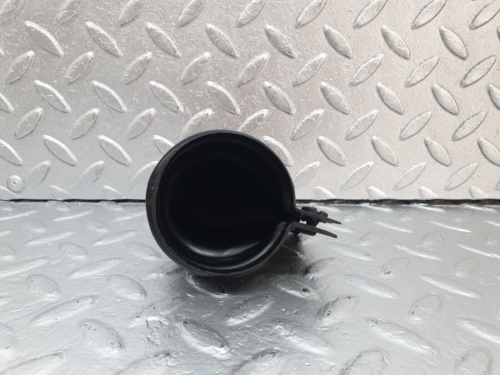 42887 Mercedes-Benz W201 190 2.0L Ignition Coil Protective Cap 0001581785