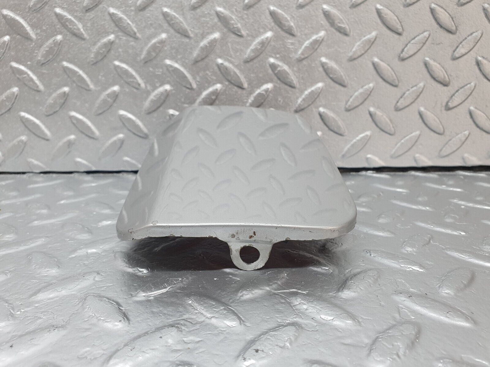 42826 Mercedes-Benz W201 190 2.0L Fuel Tank Flap Cap 2015842839