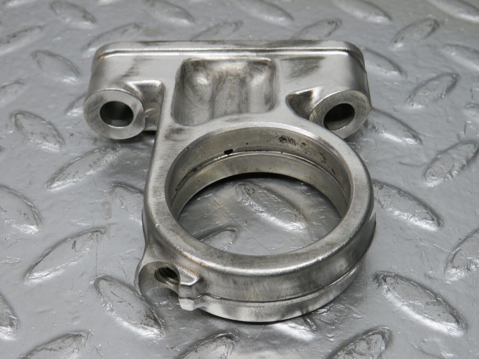 32994 Mercedes-Benz C107 R107 350 V8 Camshaft Tower Bearing 1160512118