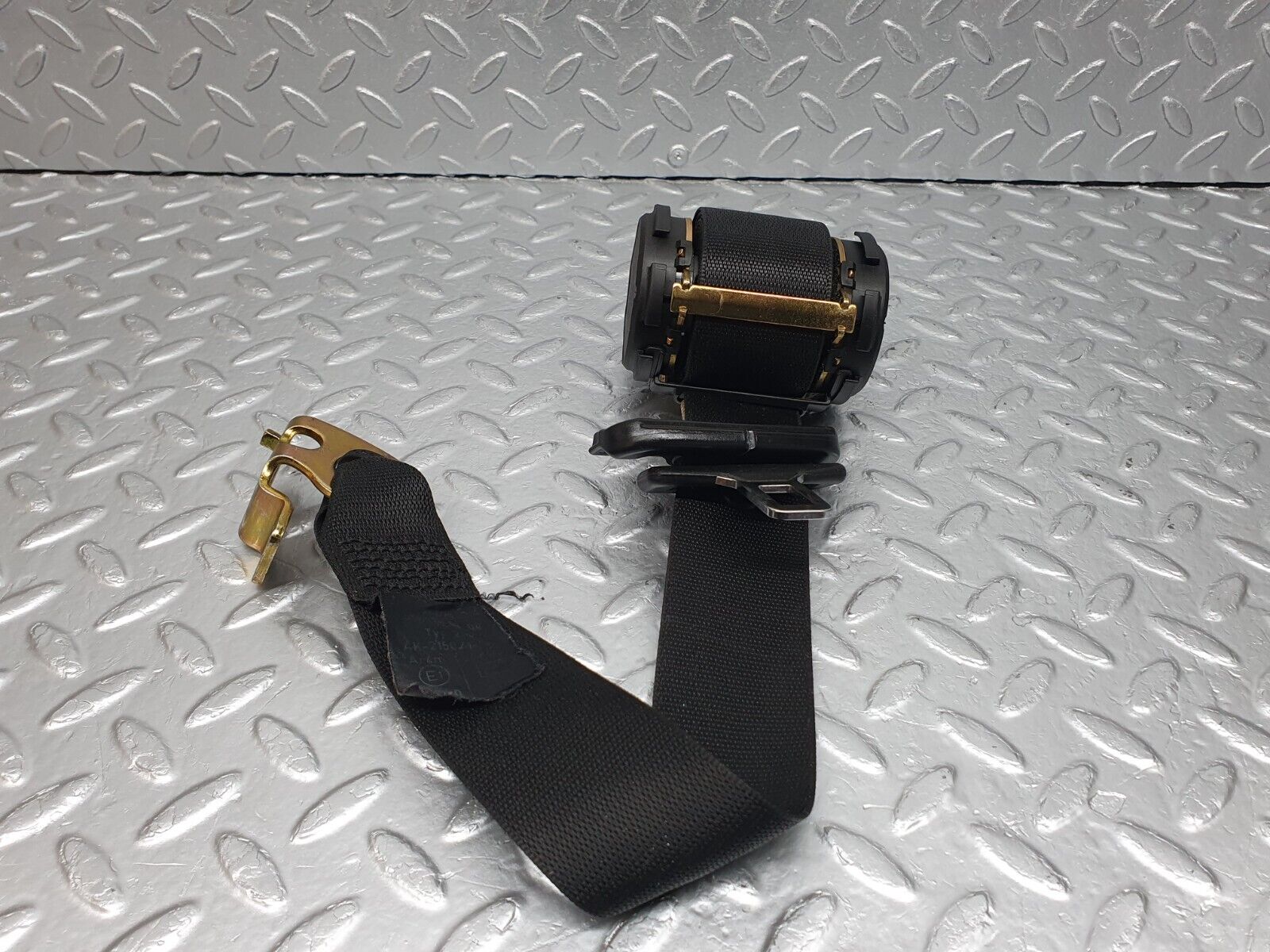 41984 Mercedes-Benz W202 C200 Rear Seat Belt Set With Buckles 2028600586 2028609269