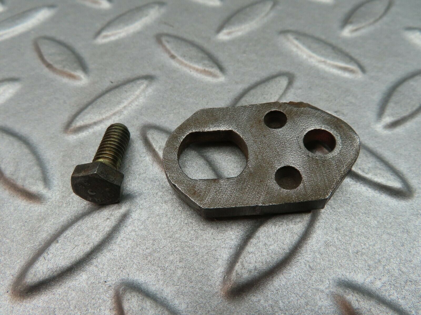 5128 Mercedes-Benz R107 350SL Fuel Injector Bracket