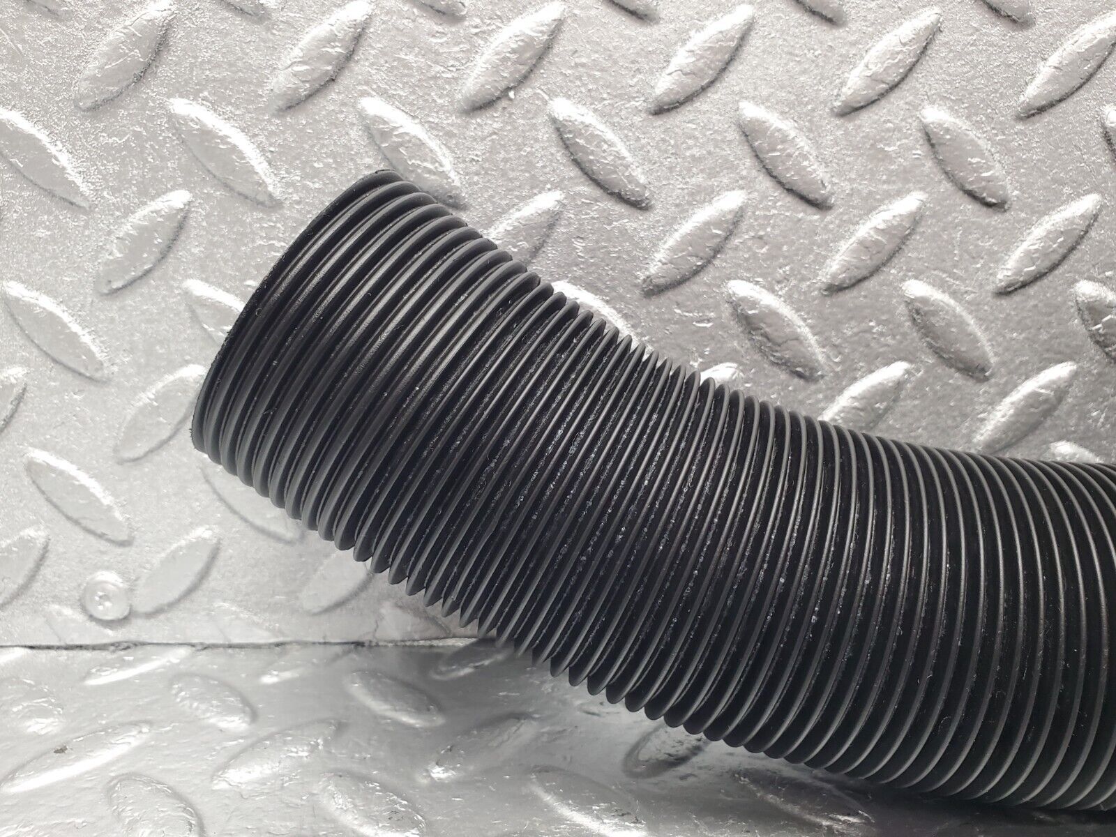 46870 Mercedes-Benz R129 320SL Coupe Air Intake Duct Pipe 1298310446