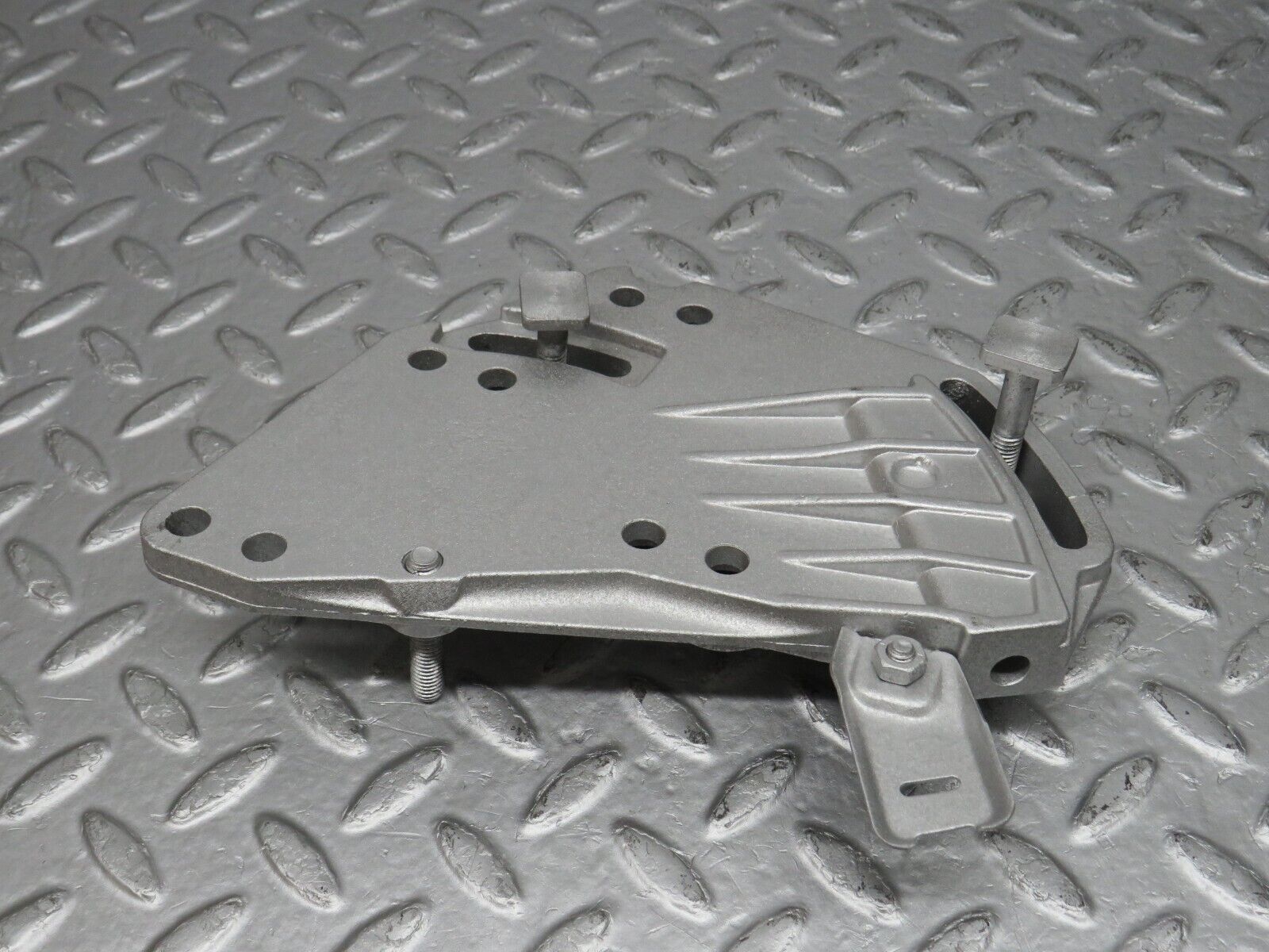 39254 Mercedes-Benz R107 500SL Power Steering Pump Bracket 1174661241