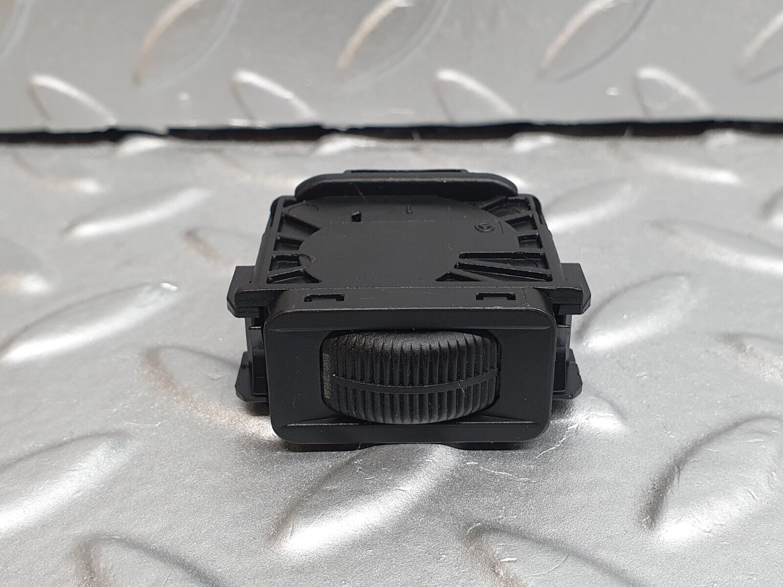 42051 Mercedes-Benz W202 C200 Headlight Level Switch