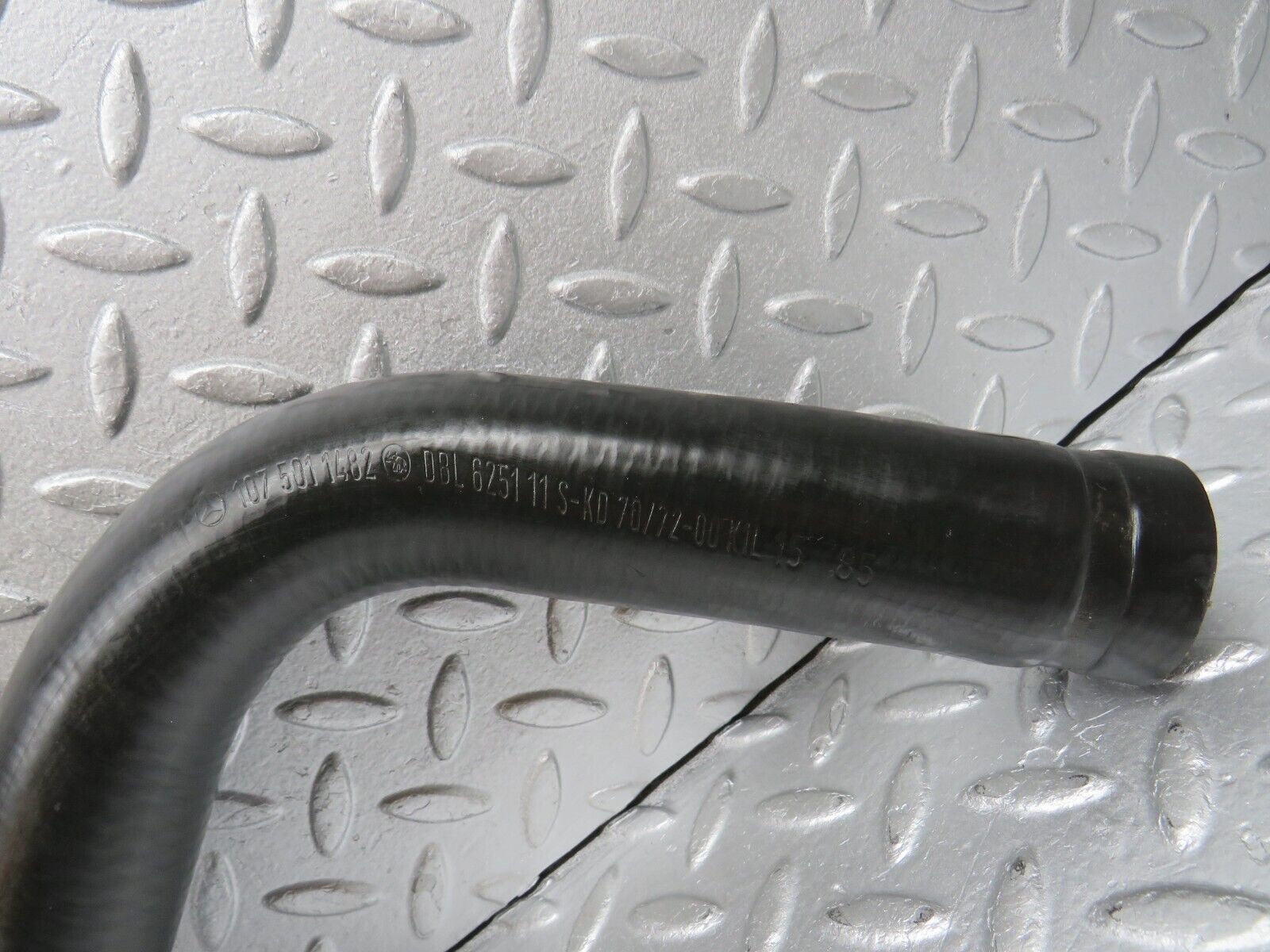 39179 Mercedes-Benz R107 500SL Lower Radiator Hose Pipe 1075011482