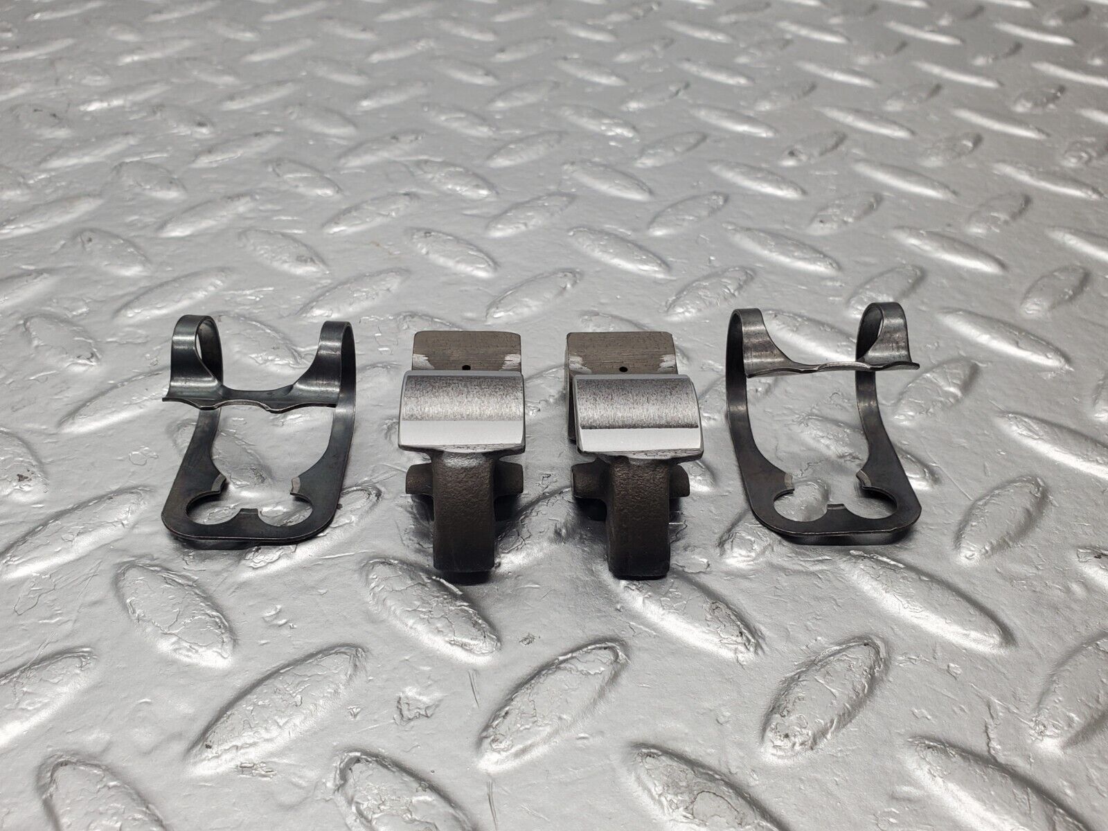 46609 Mercedes-Benz C123 280CE Coupe Valve Rocker Arm With Spring And Tappet