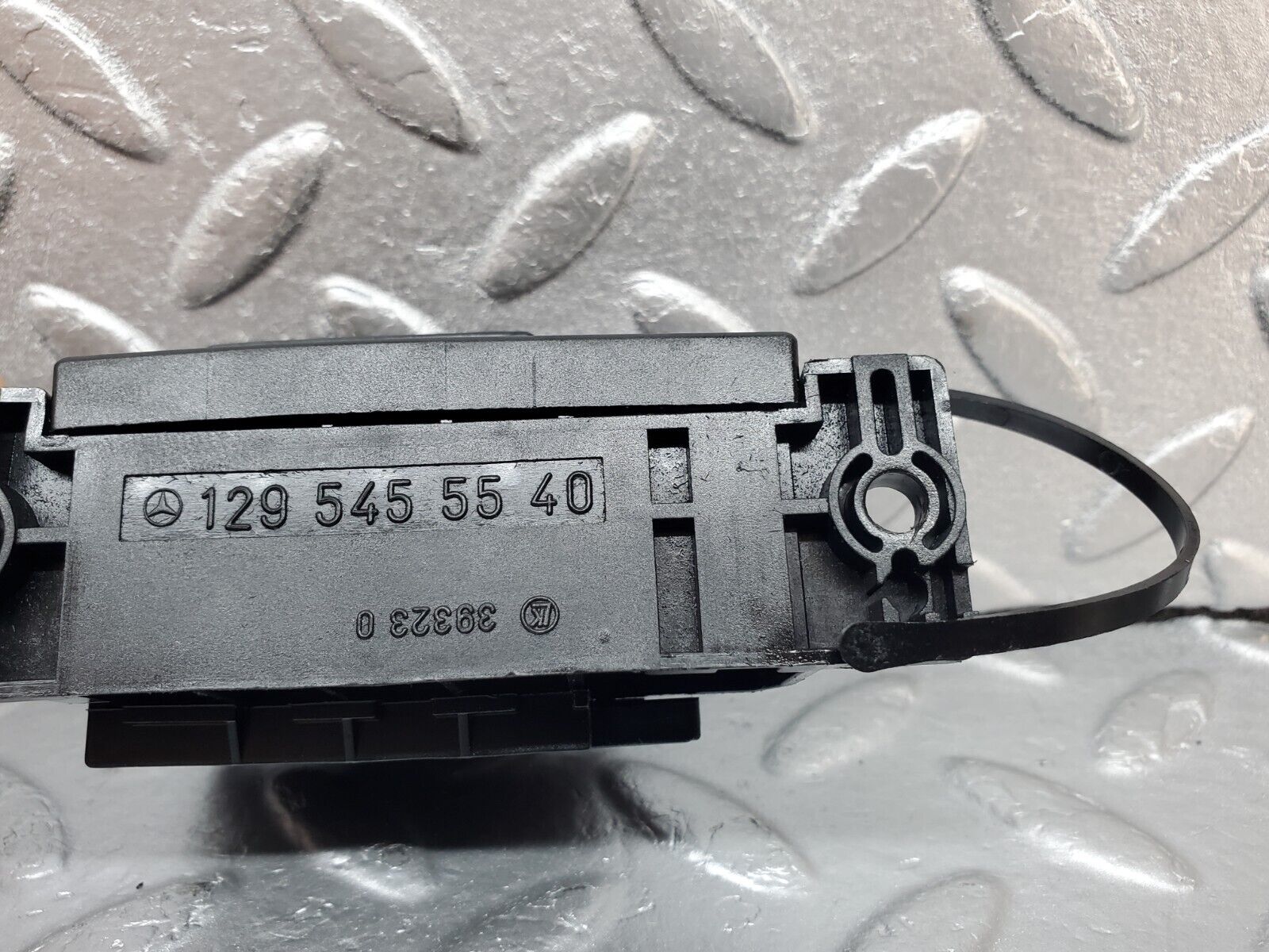 44936 Mercedes-Benz R129 300SL Coupe Diagnostic Connector 1295455540 1295450003