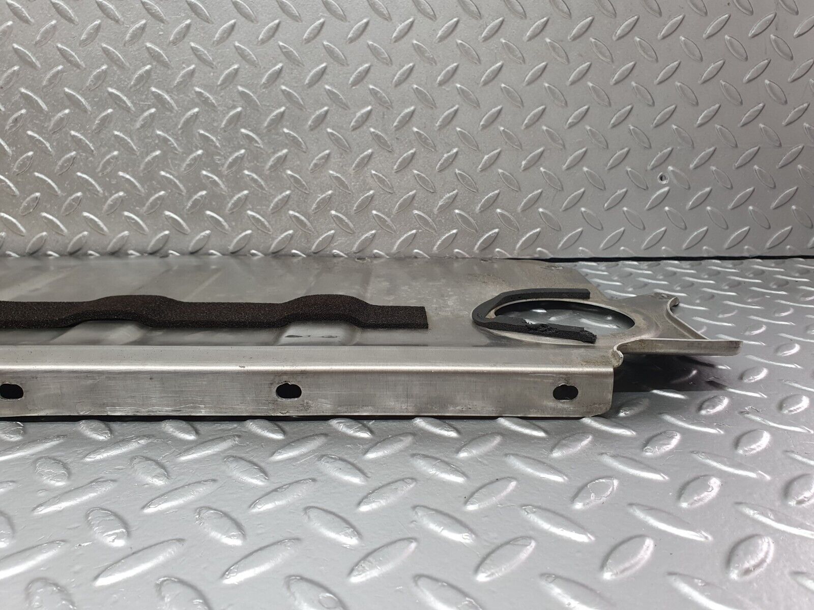 42229 Mercedes-Benz R129 320SL Coupe Fuel Tank Rear Cover