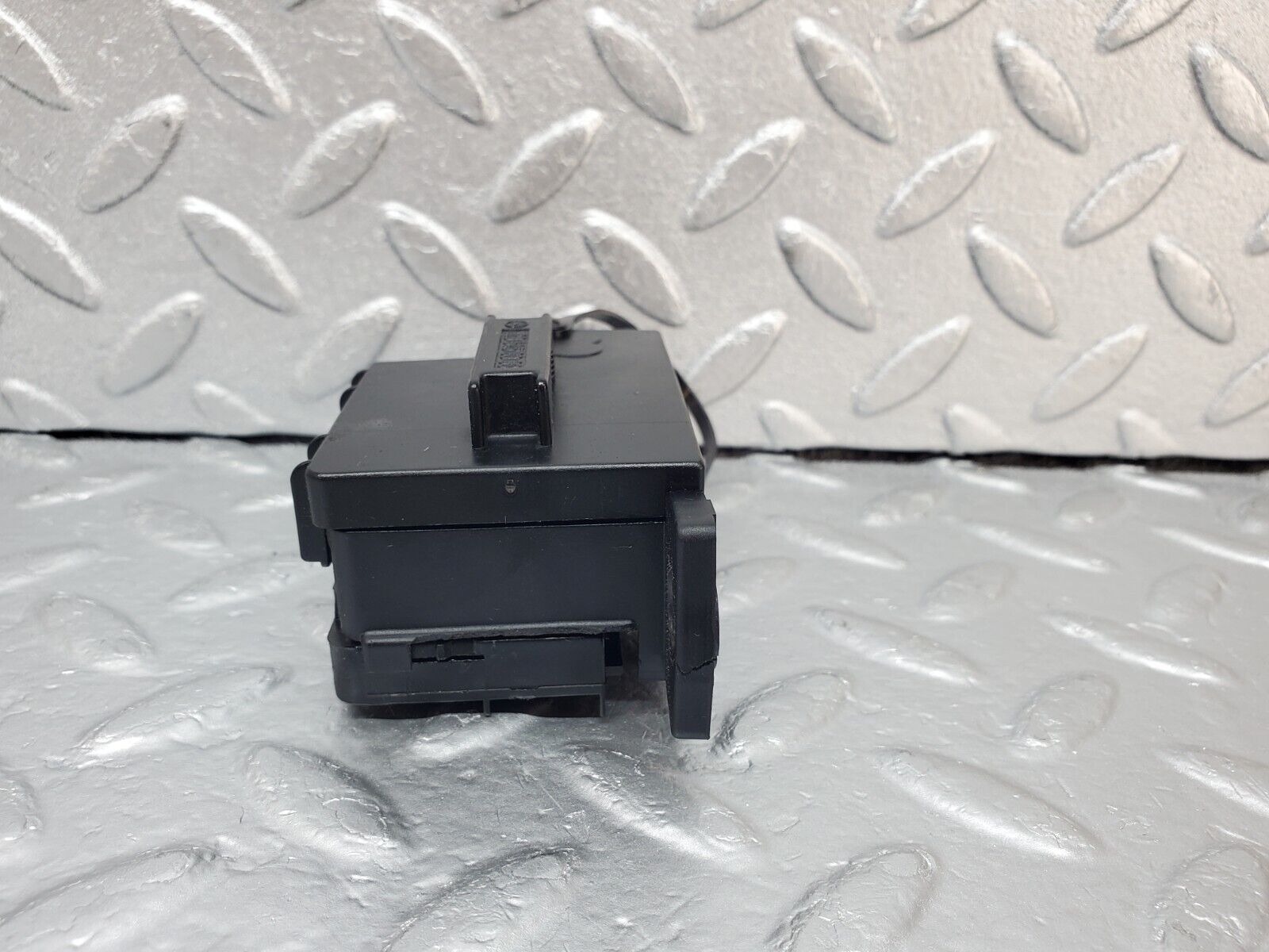 44936 Mercedes-Benz R129 300SL Coupe Diagnostic Connector 1295455540 1295450003