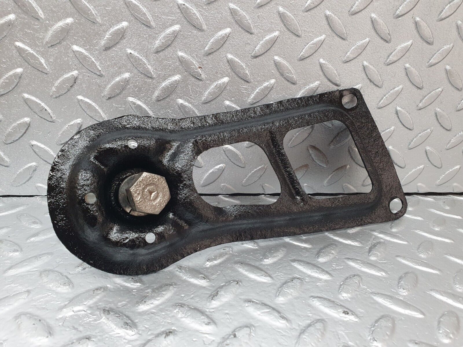 43893 Mercedes-Benz C123 230CE Coupe Rear Suspension Axle Mounting Bracket