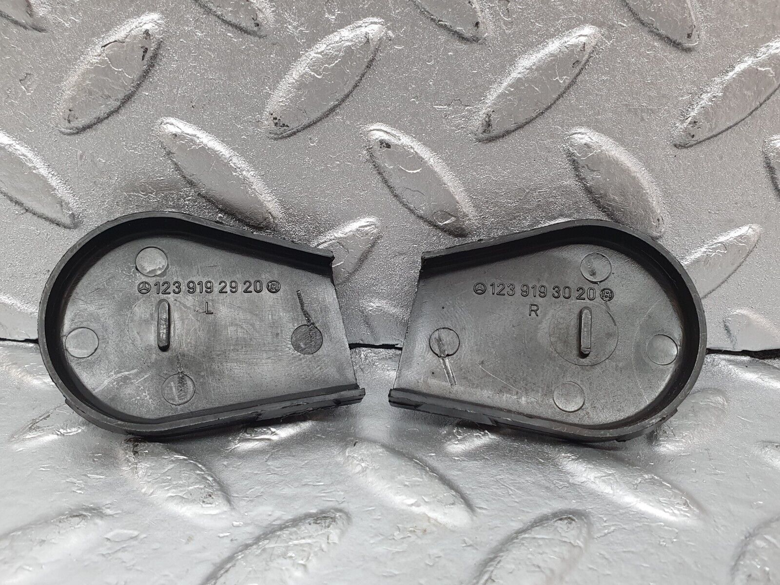 44160 Mercedes-Benz C123 230CE Coupe Seat Belt Runner Cover Trim Pair Black 1239192520 1239192620 1239193020 1239192920