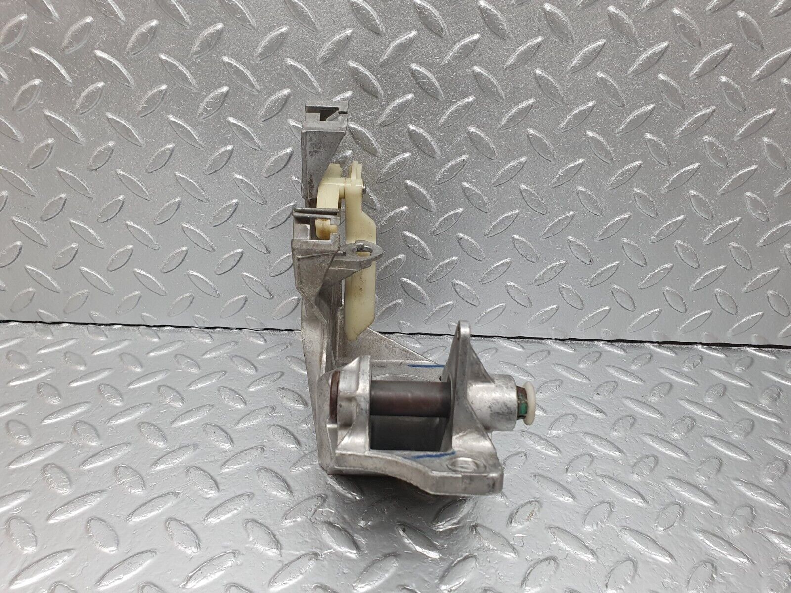 41968 Mercedes-Benz W202 C200 Brake Pedal Bracket 2102901219 1402921531