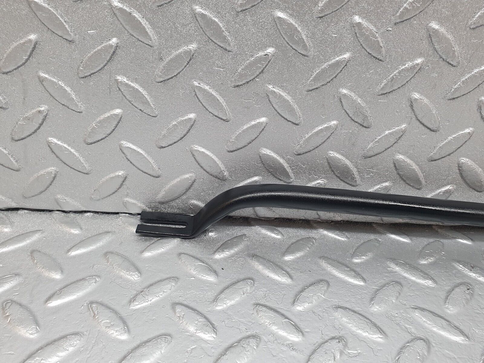 43936 Mercedes-Benz C123 230CE Coupe Horn Bracket