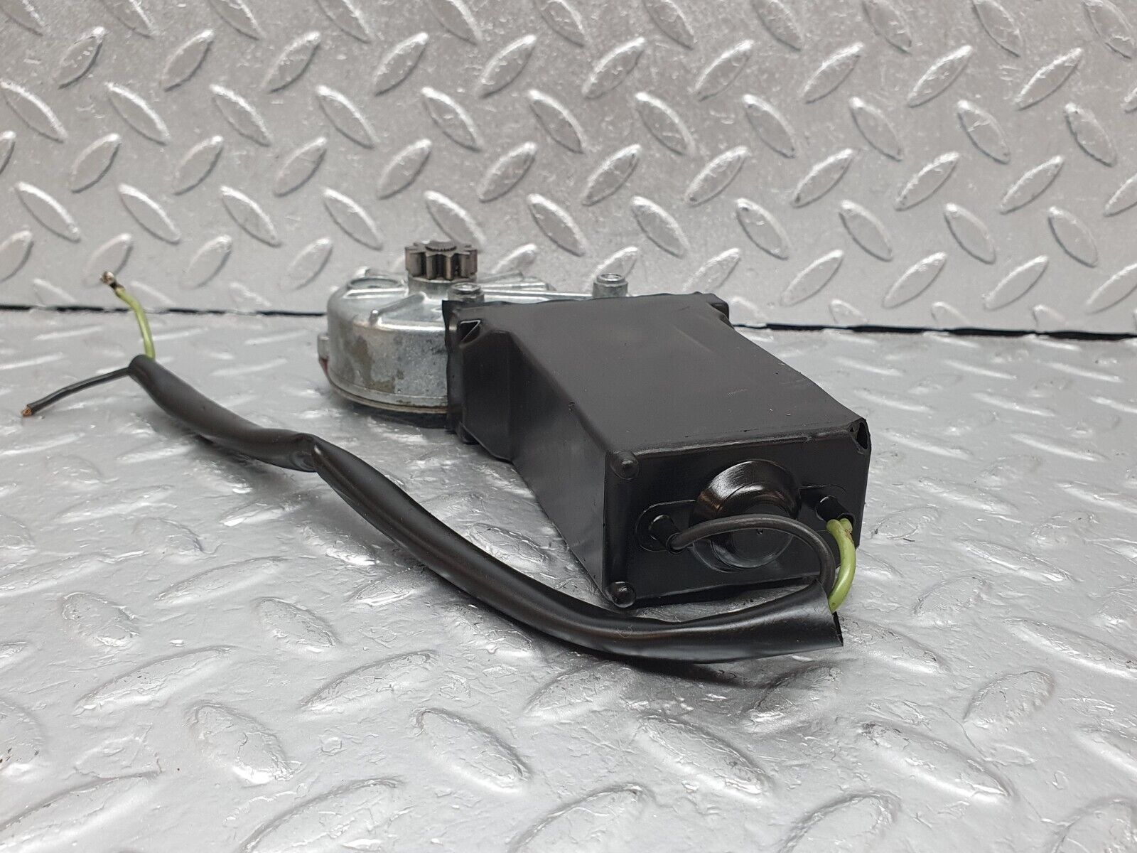 44146 Mercedes-Benz C123 230CE Coupe Front Right Window Regulator Motor 0130820057