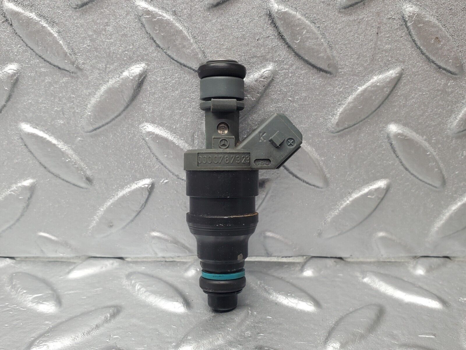 46244 Mercedes-Benz W124 280E Fuel Injector Bosch 0280155209 0000787323