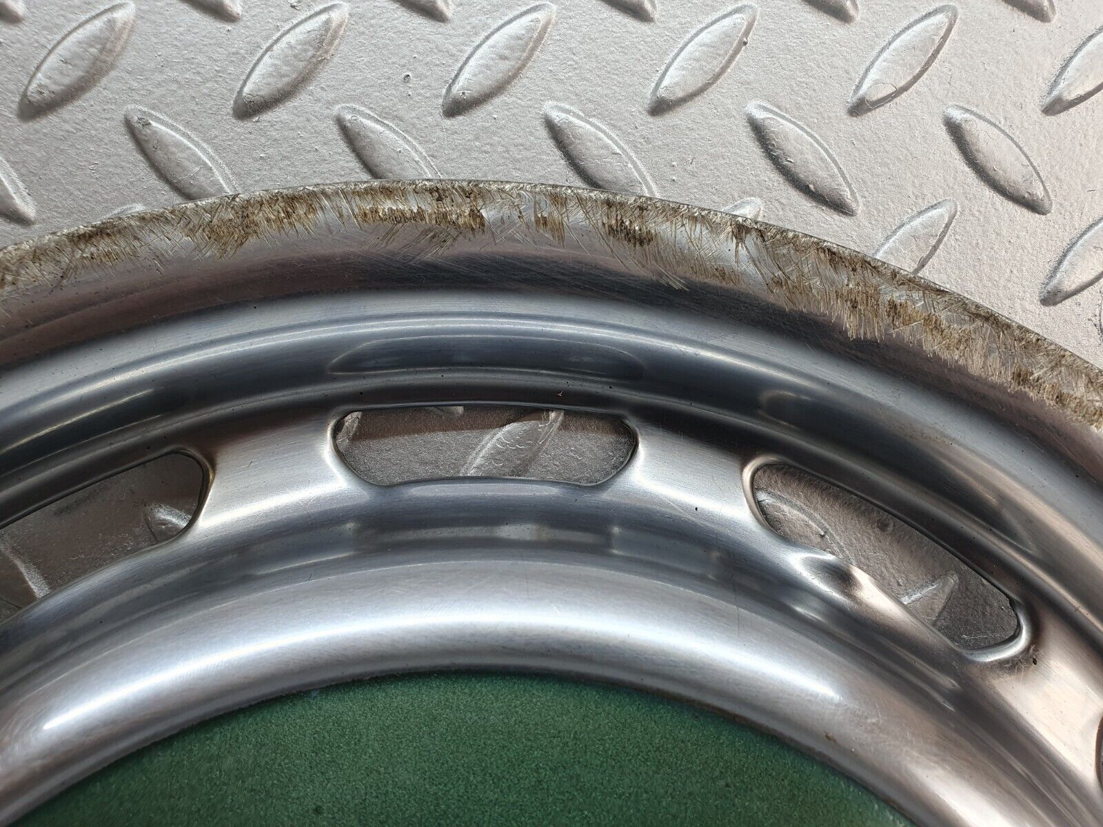 43229 Mercedes-Benz W108 280SE Wheel Hub Cap 14''