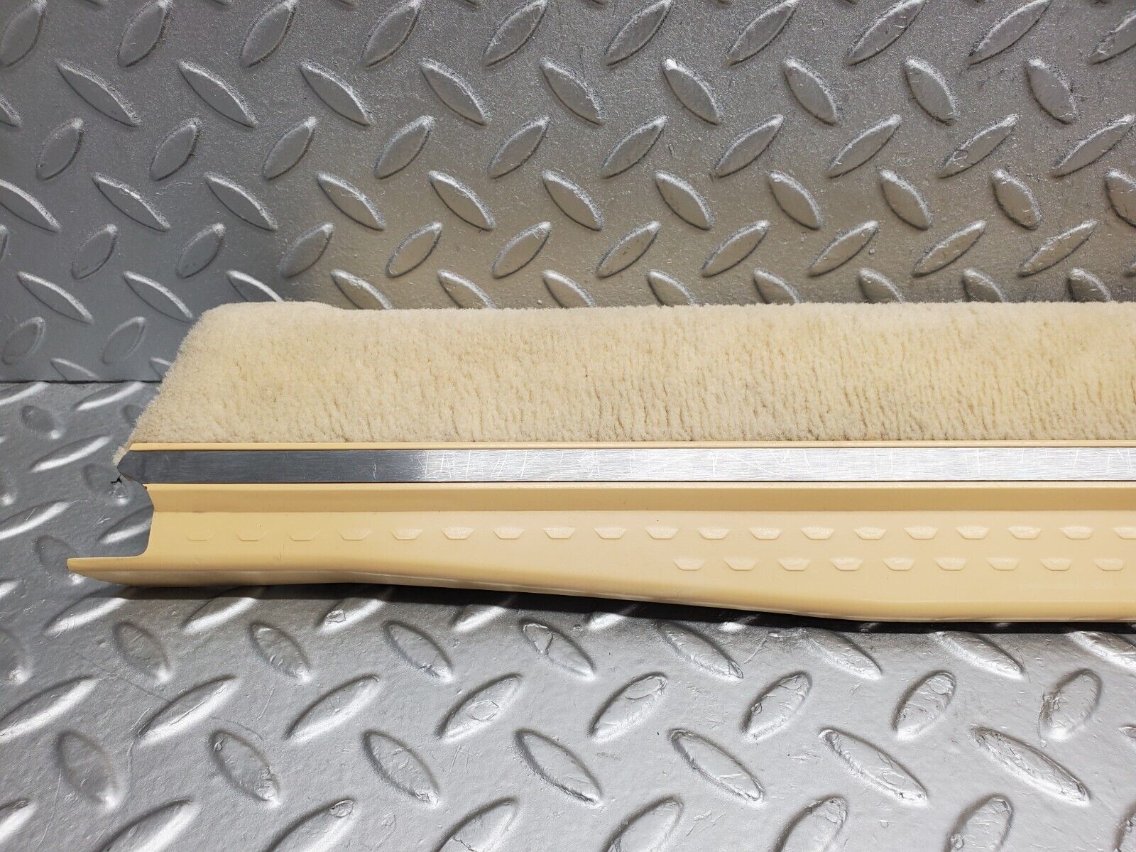 46815 Mercedes-Benz R129 320SL Coupe Right Door Sill Trim Beige 1296800235