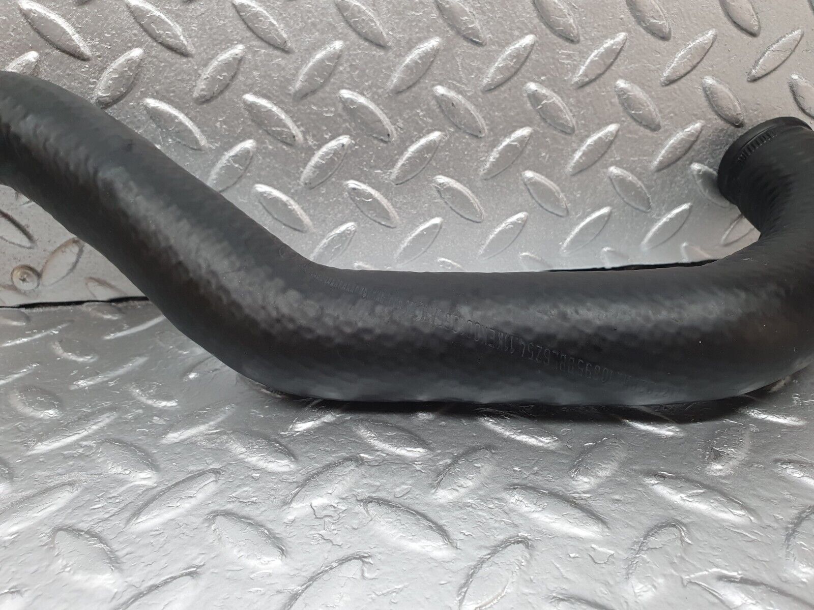 42549 Mercedes-Benz R129 320SL Coupe Radiator Lower Hose Pipe 1295012482