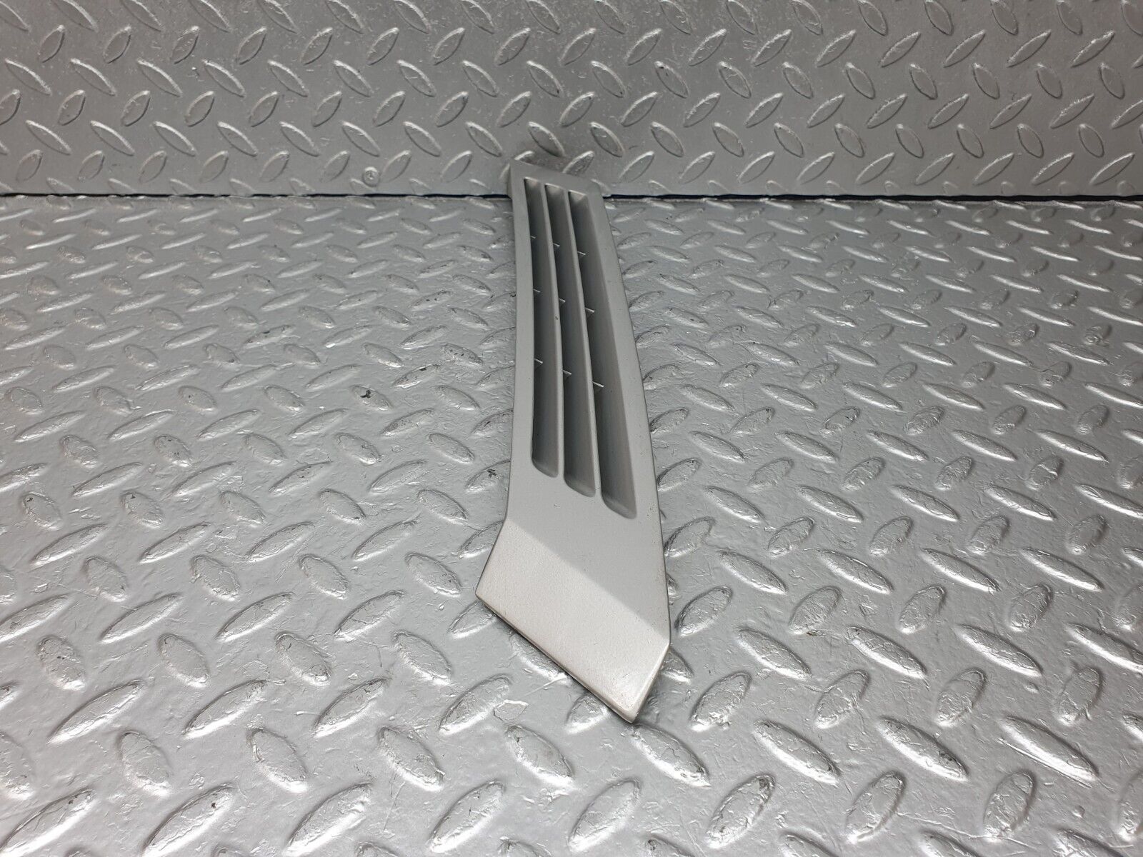 42739 Mercedes-Benz W201 190 2.0L C Pillar Exterior Cover Right Side 2016980289