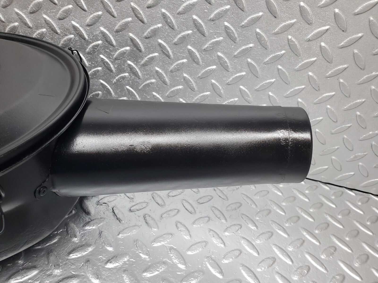 44470 Mercedes-Benz W123 280E Air Filter Box Housing 0110949702