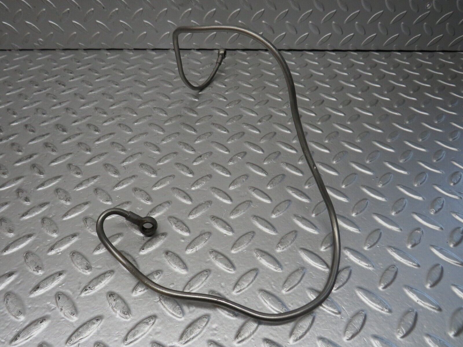 32879 Mercedes-Benz C107 R107 350 V8 Oil Pressure Hose Pipe