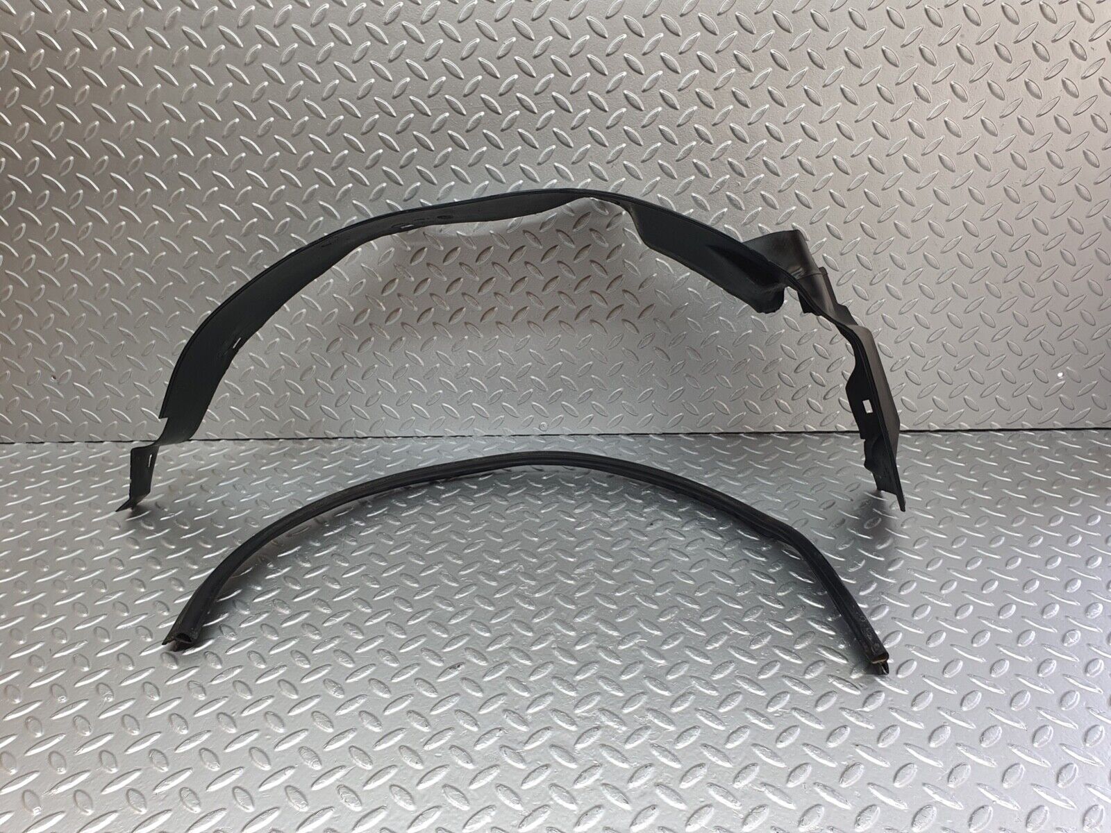 43018 Mercedes-Benz W201 190 Inner Mudguard Panelling Front Left 2018840135