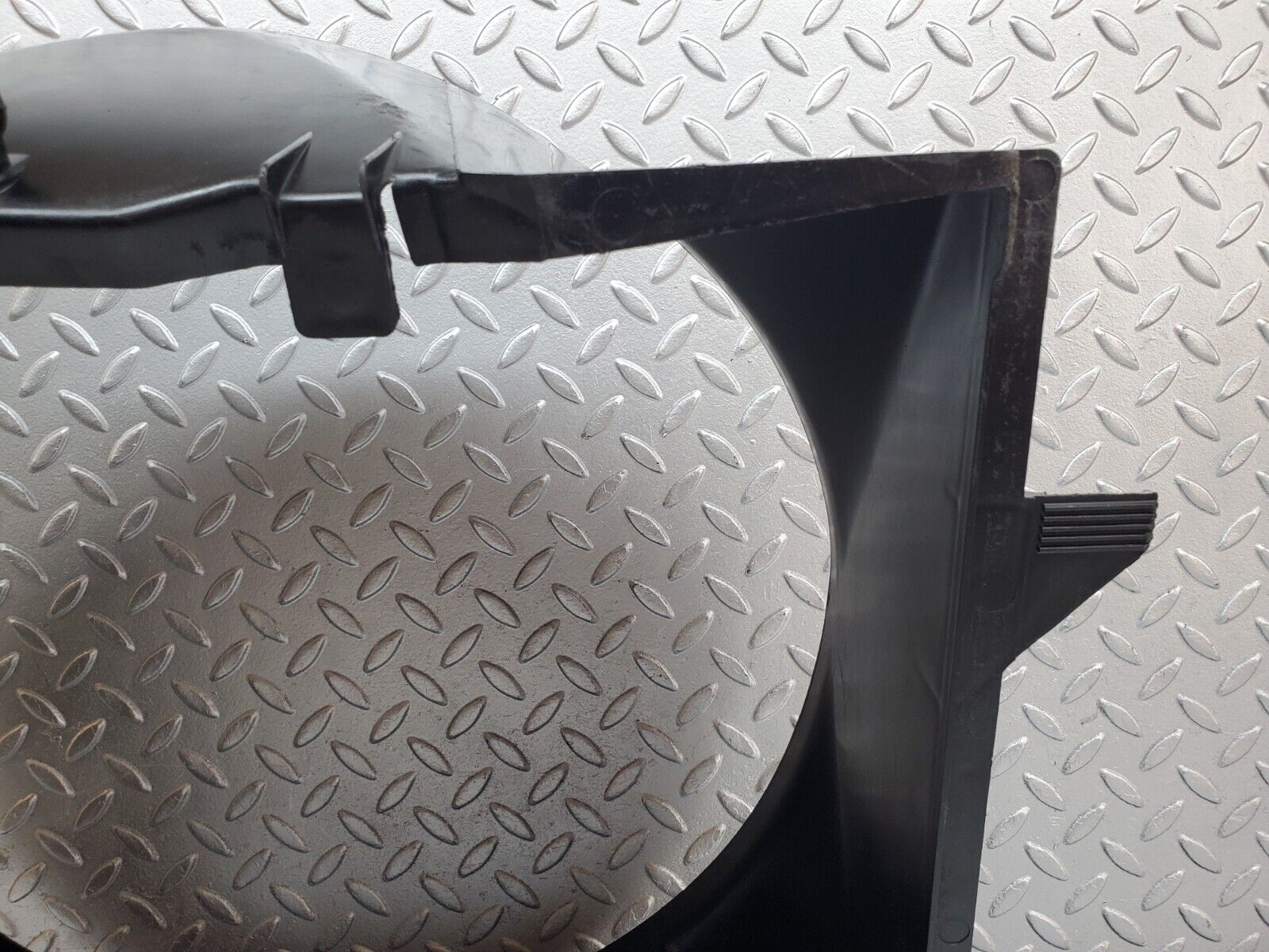 44768 Mercedes-Benz W124 220E Radiator Fan Shroud Cover 1245054055