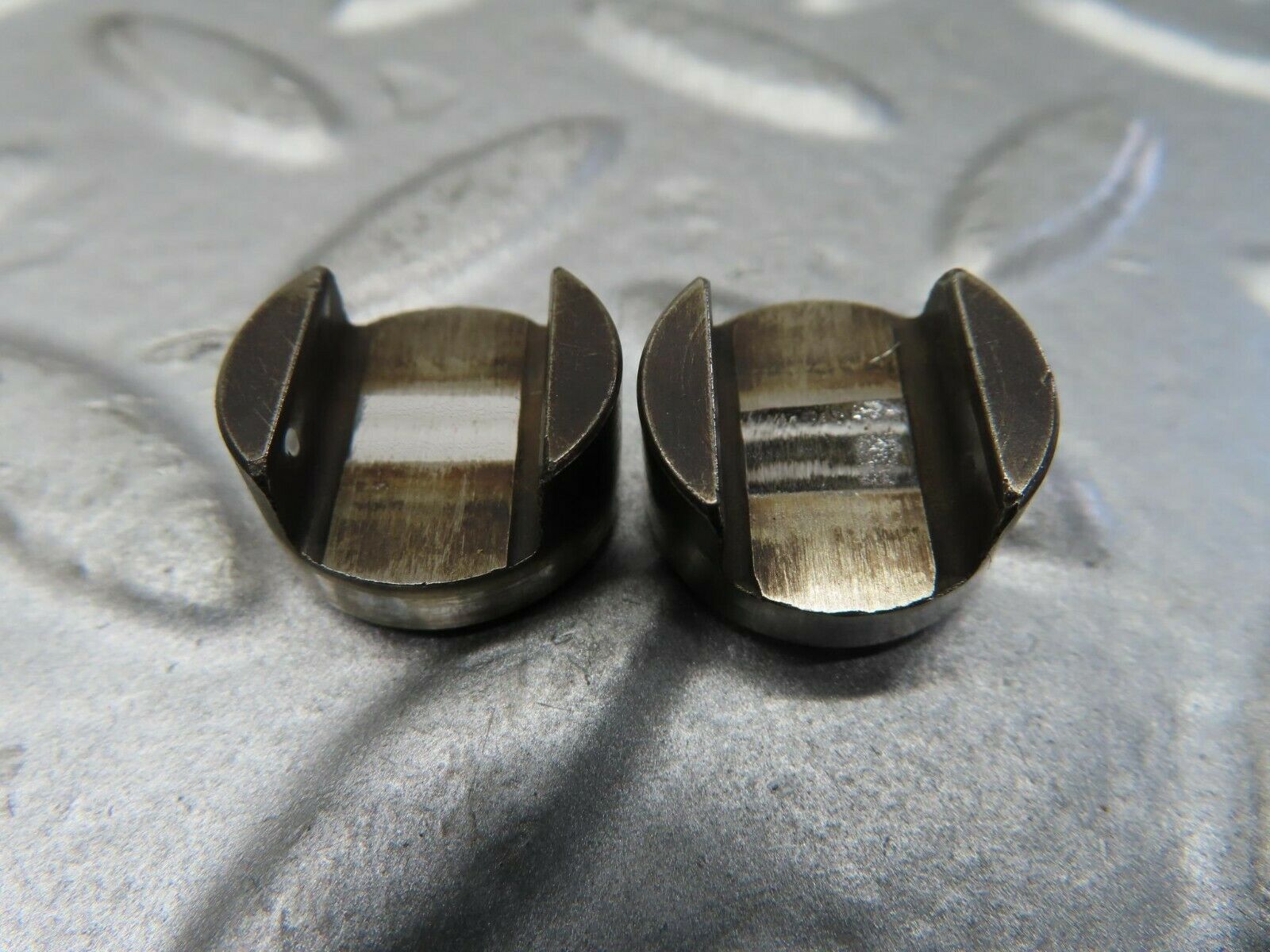 15693 Mercedes-Benz R107 450SL Valve Rocker Arm With Valve Tappet Pair