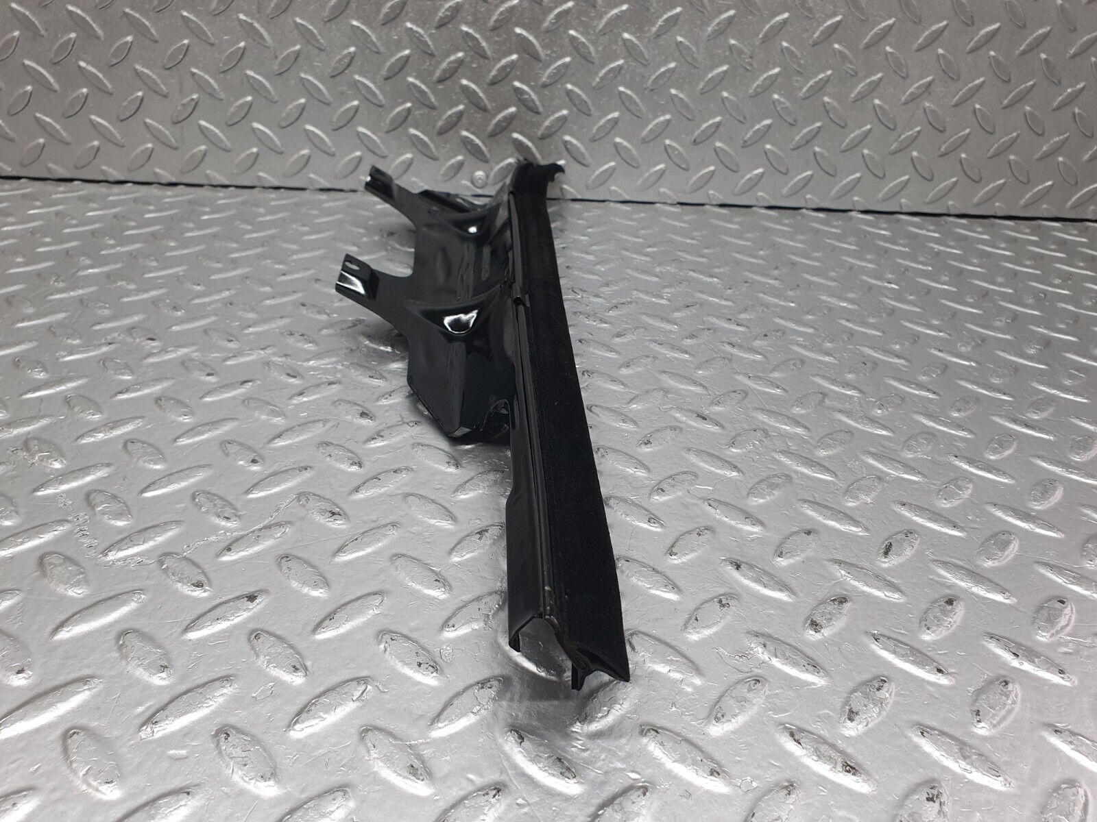 43903 Mercedes-Benz C123 230CE Coupe Rear Right Window Channel Support Bracket