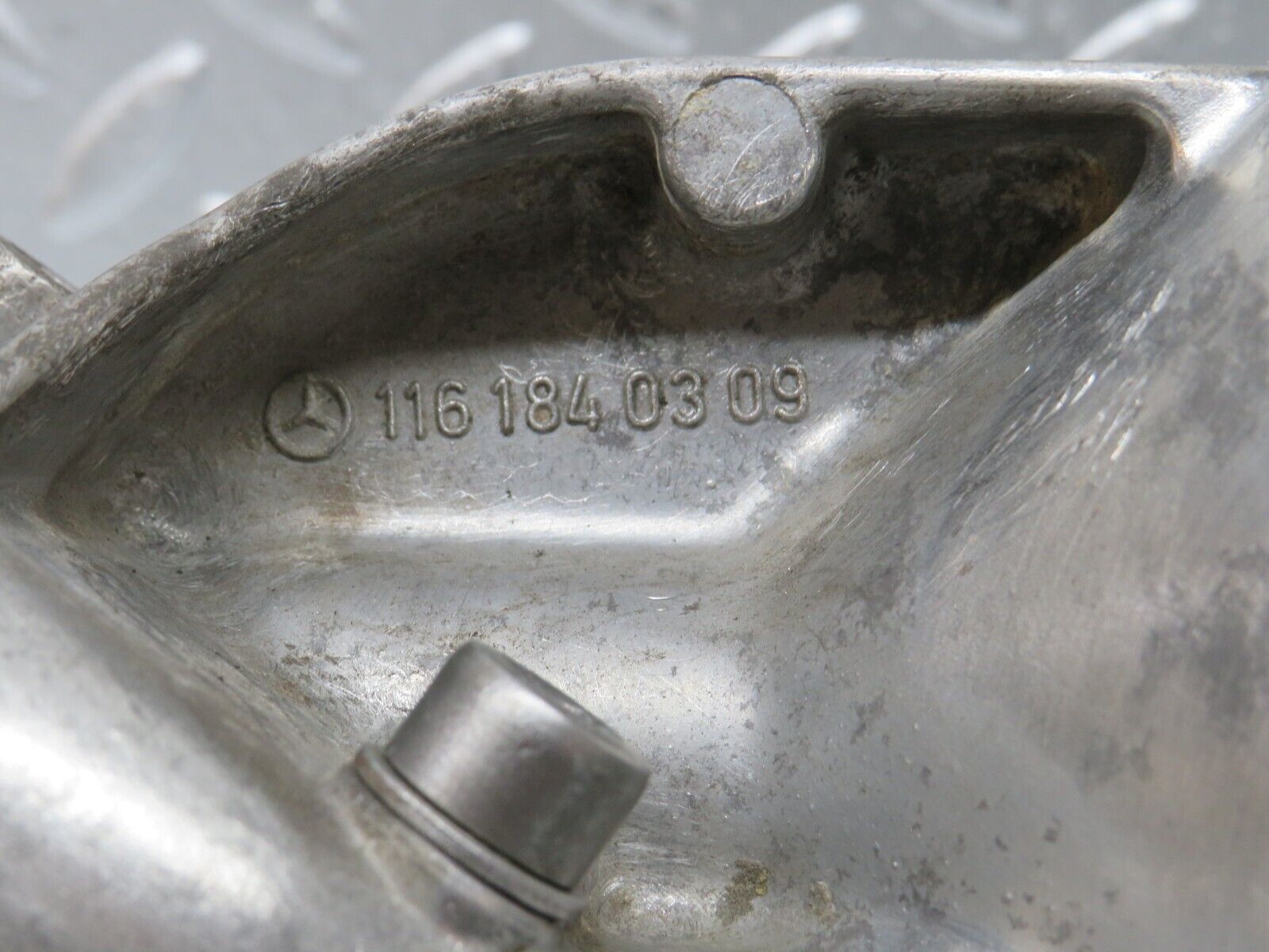 32982 Mercedes-Benz C107 R107 350 V8 Oil Filter Housing 1161840309