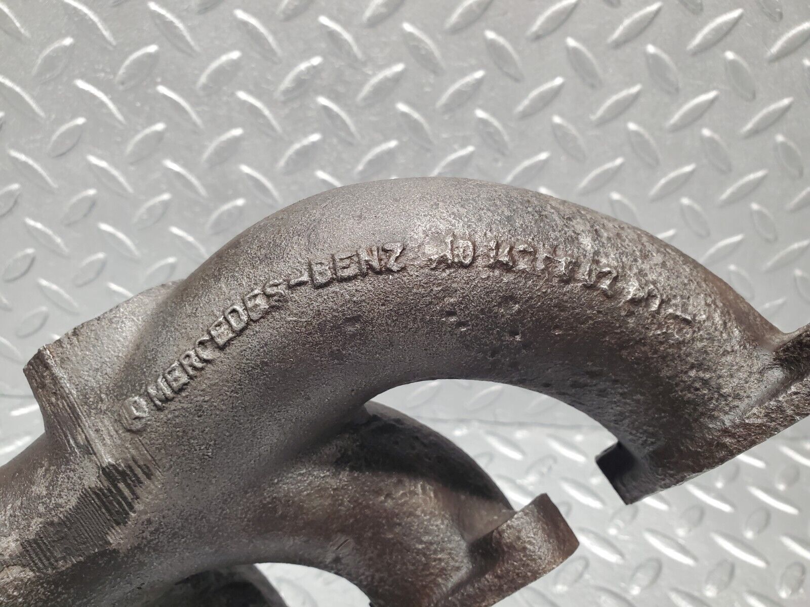 46706 Mercedes-Benz C123 280CE Coupe Exhaust Manifold Cylinder 1-3 1101424302