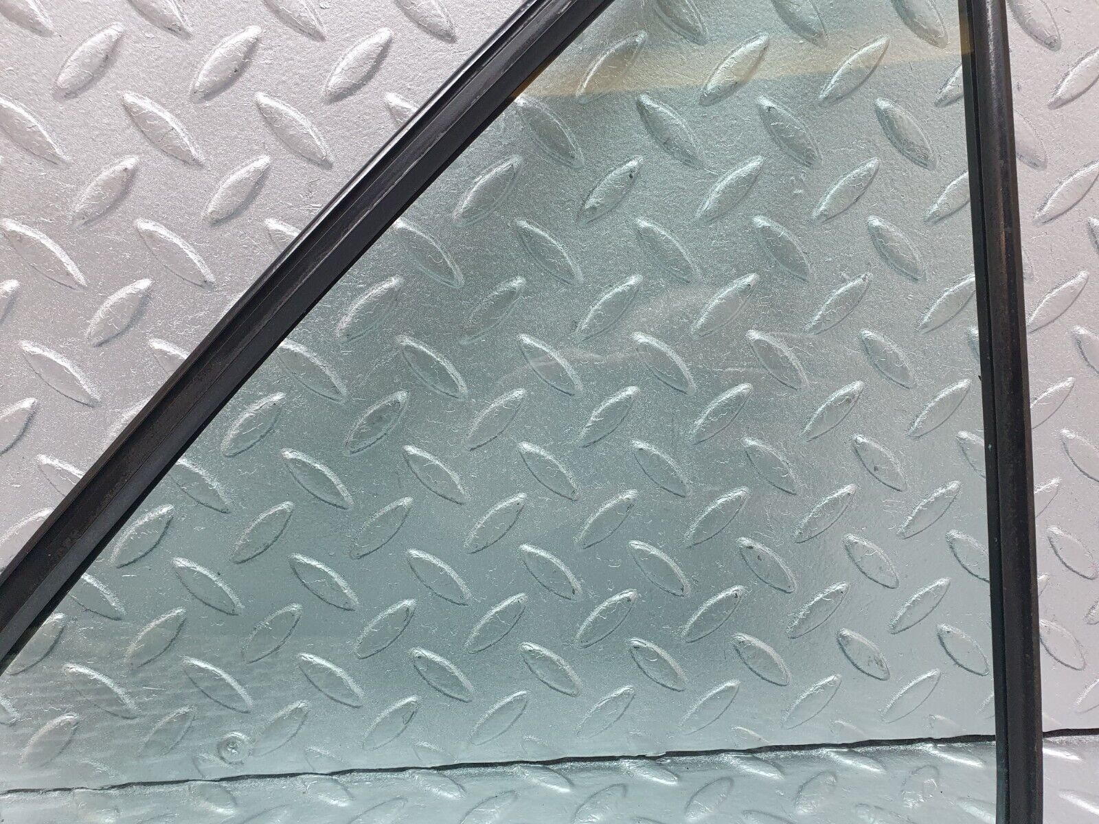 42870 Mercedes-Benz W201 190 2.0L Rear Right Quarter Window Glass 2017350624