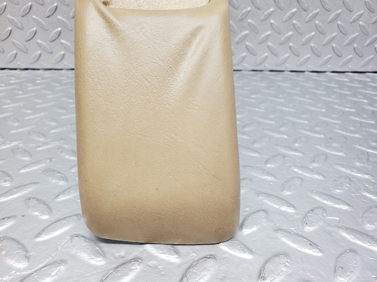 45766 Mercedes-Benz W126 420SE B Pillar Cover Left Side Beige 1246920122