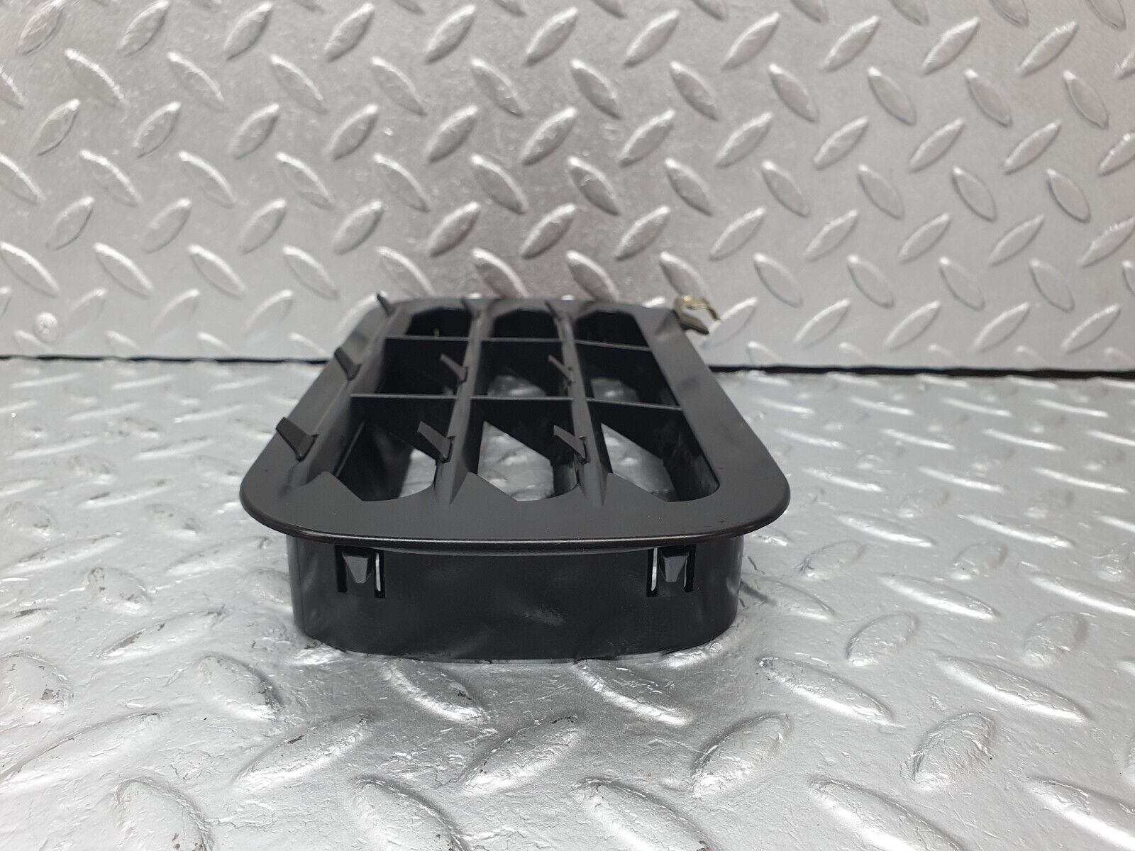 41605 Mercedes-Benz W124 200E Air Intake Vent 1248370230 1248370142