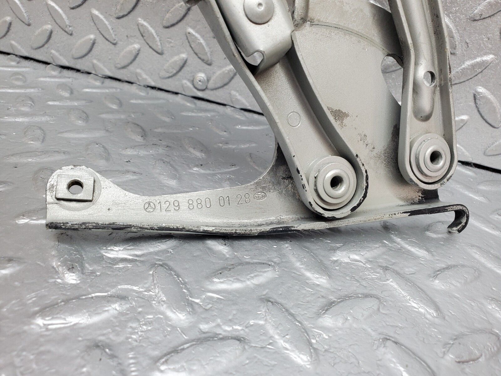 45085 Mercedes-Benz R129 300SL Coupe Bonnet Hinge Left 1298800128 1298870174