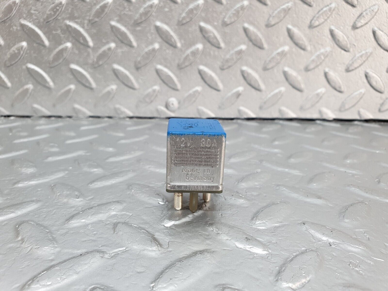 42950 Mercedes-Benz W201 190 2.0L Multi Purpose Relay 0015425919